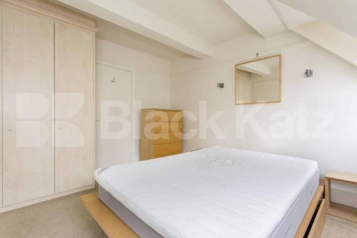 			ONE BED IN THE HEART OF SPITALFIELDS, 1 Bedroom, 1 bath, 1 reception Flat			 Widegate Street, LIVERPOOL STREET-SPITALFIELDS-SHOREDITCH